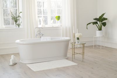 Refinished Bathtub in a Classic Bathroom Setting